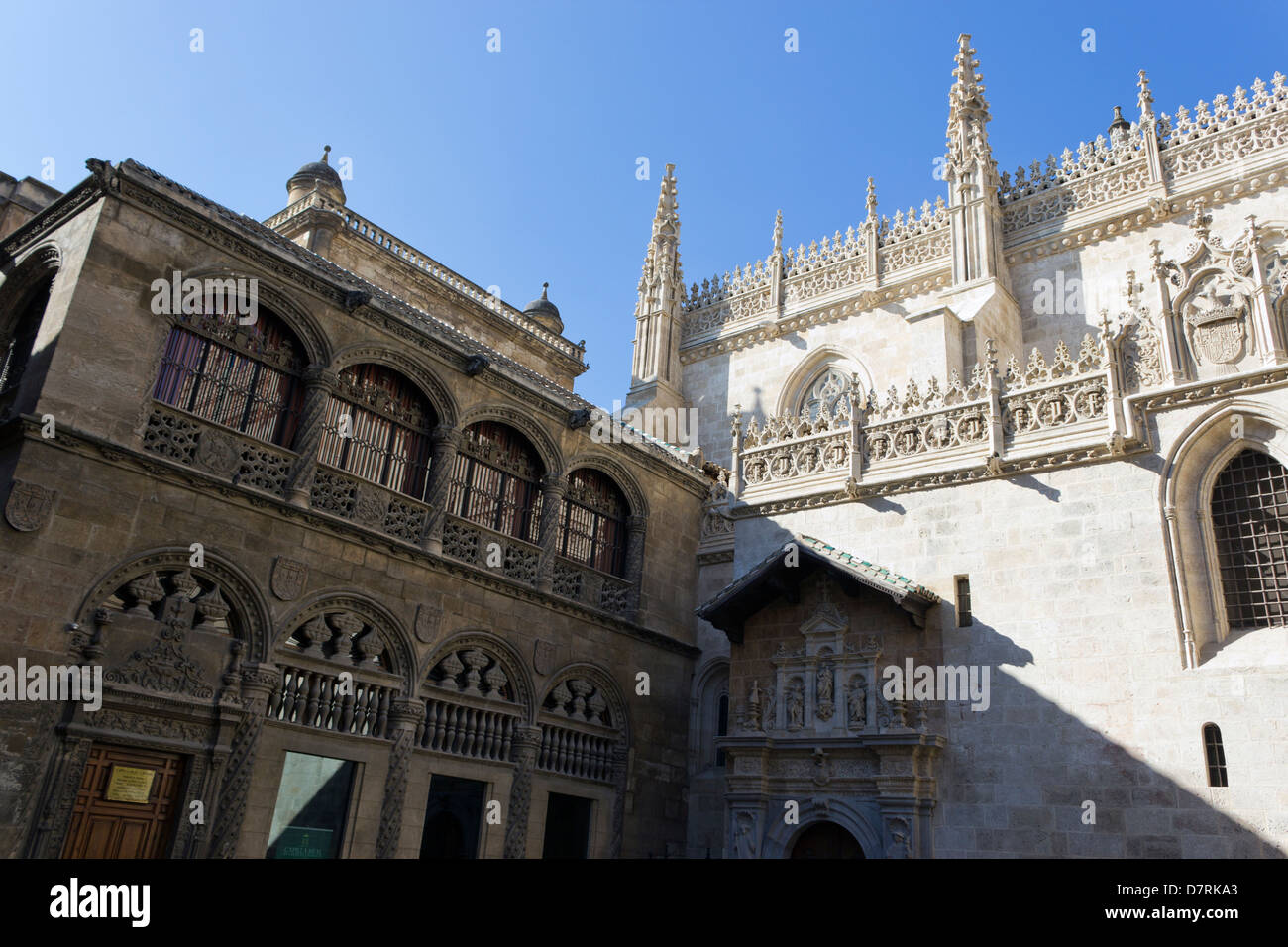 Granada, Spagna. Dettaglio della parete esterna della cattedrale e della Cappella Reale Foto Stock