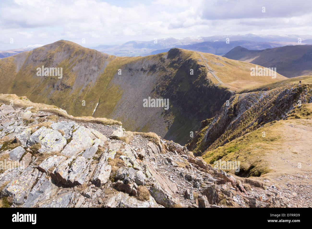 Grisedale Pike e Hobgarton roccioso dalla testa Hopegill nel distretto del Lago Foto Stock