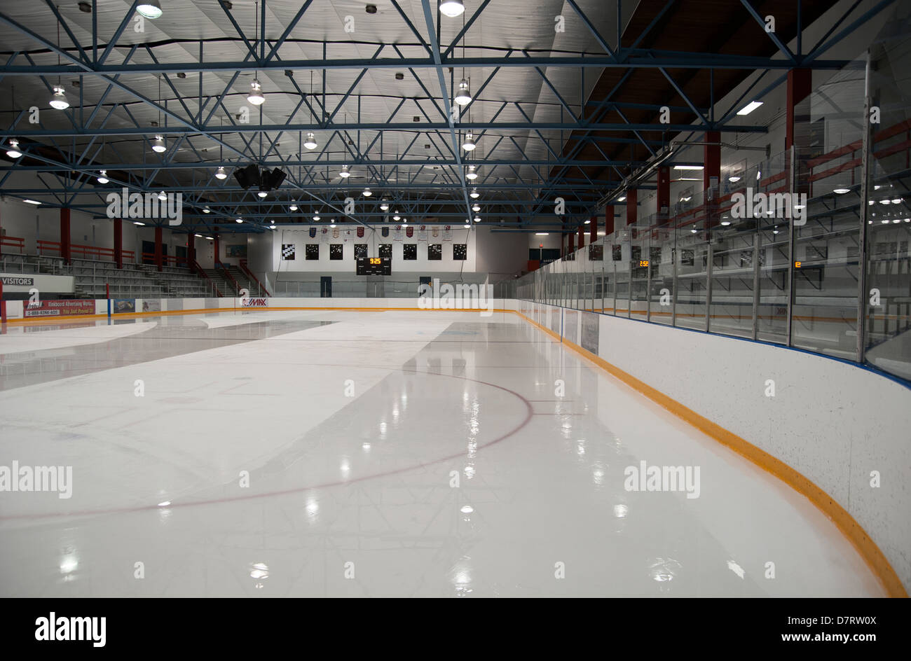 Vuota pista da hockey o ice arena, Canada Foto Stock