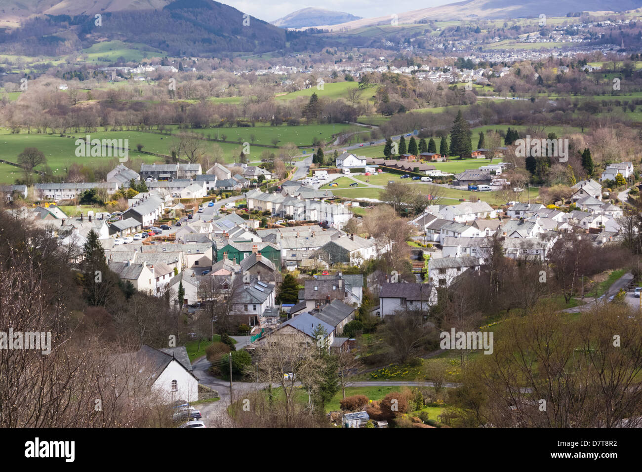 Vista aerea del villaggio di Braithwaite nel distretto del lago, Cumbria. Foto Stock