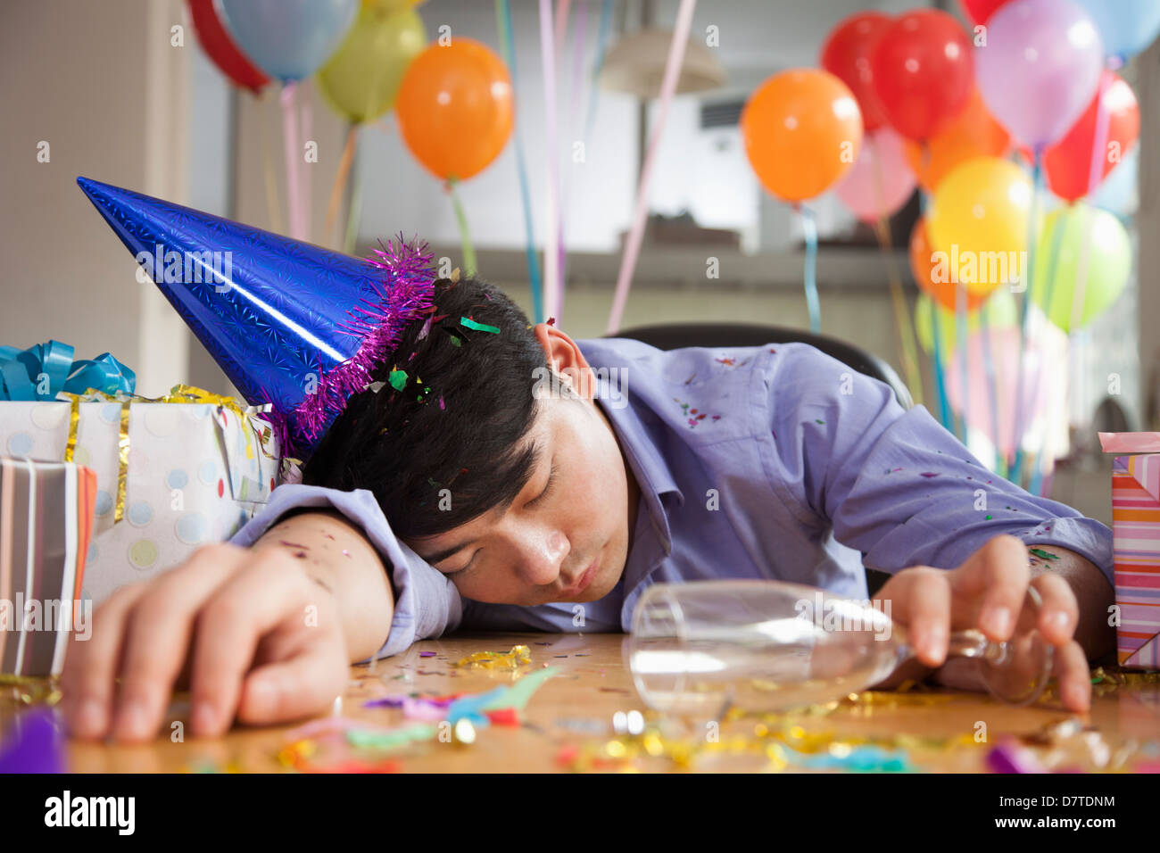 Voce maschile in stato di stop dopo essere partito in ufficio Foto Stock