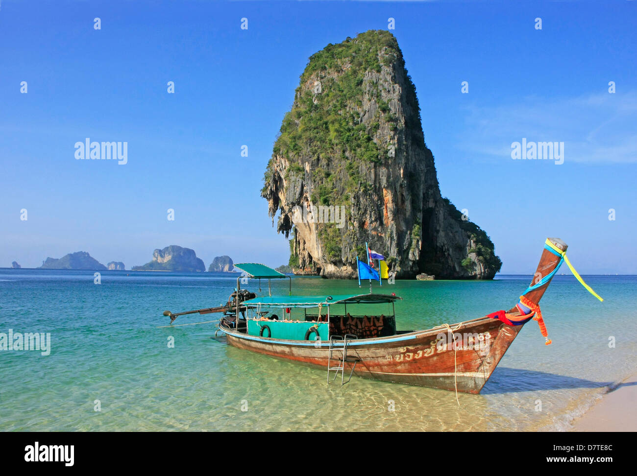Barca long-tail a Ao Phra Nang Beach, Railay, Krabi regione, Thailandia Foto Stock