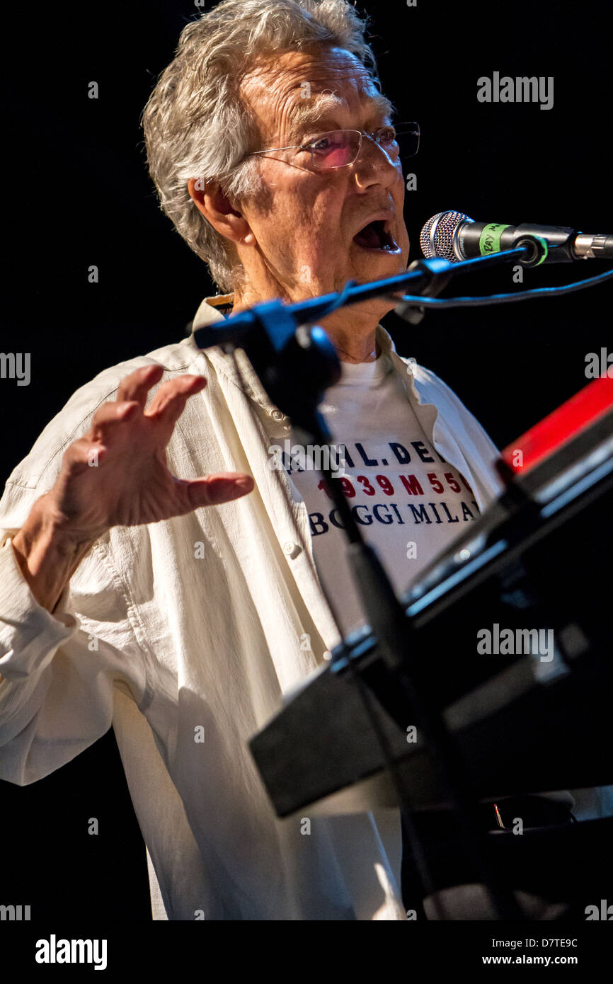 Milano Italia. 08 luglio 2012. Ray Manzarek & Robbie Krieger delle porte in concerto a Milano Città Sana 2012 Foto Stock