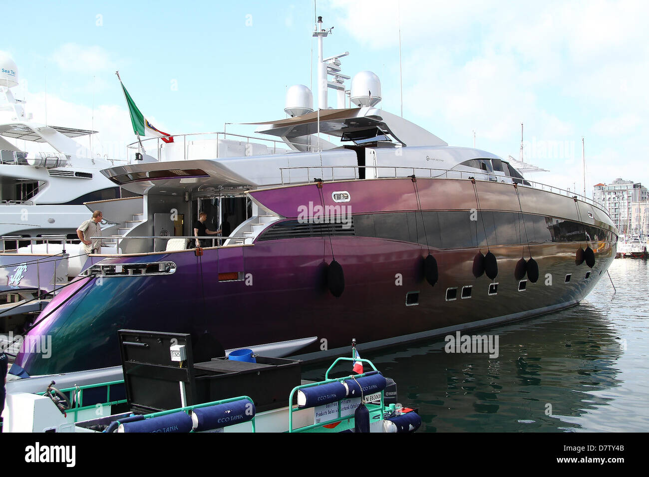 Cannes, Francia. 14 maggio 2013. Roberto Cavalli's yacht ormeggiati a Marina di Cannes a Cannes, Francia. Credito: WFPA/Alamy Live News Foto Stock