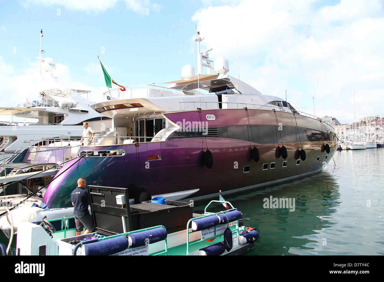 Cannes, Francia. 14 maggio 2013. Roberto Cavalli's yacht ormeggiati a Marina di Cannes a Cannes, Francia. Credito: WFPA/Alamy Live News Foto Stock