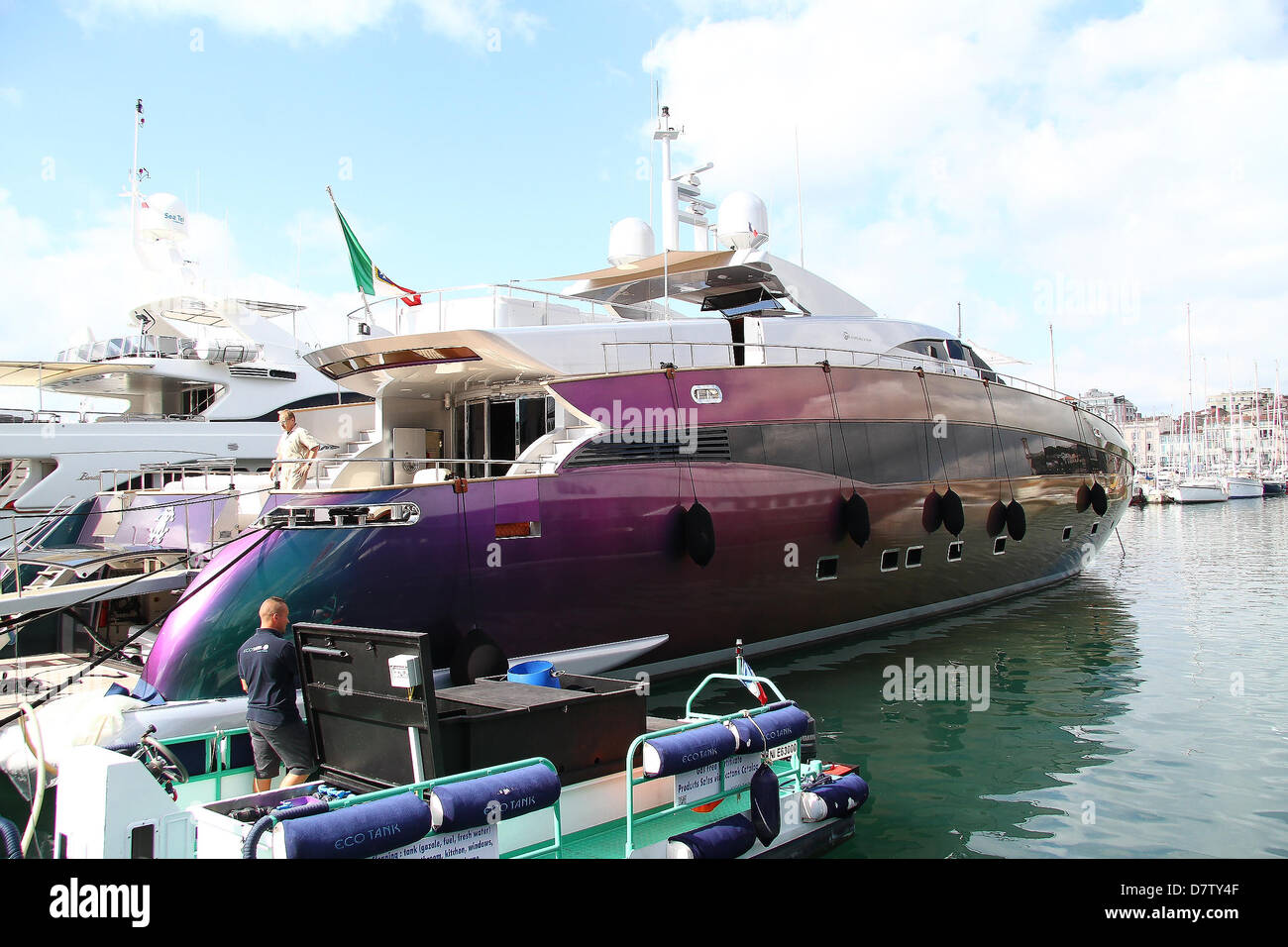 Cannes, Francia. 14 maggio 2013. Roberto Cavalli's yacht ormeggiati a Marina di Cannes a Cannes, Francia. Credito: WFPA/Alamy Live News Foto Stock