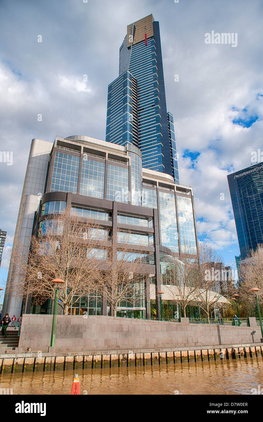 L'Eureka Tower, l'edificio più alto nel quartiere centrale degli affari di Mellbourne, Australia. Foto Stock