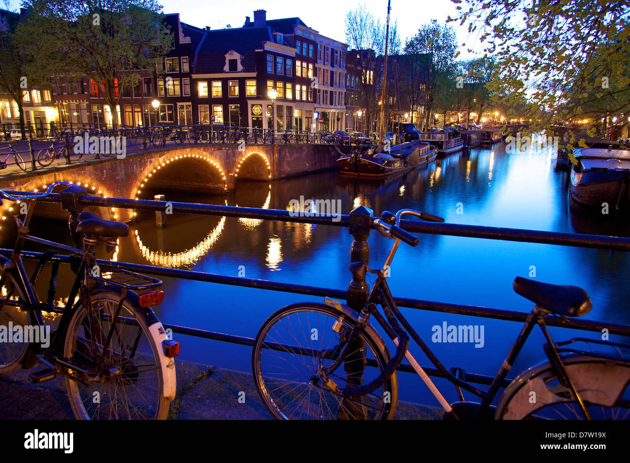 Keizersgracht di notte, Amsterdam, Paesi Bassi. Foto Stock