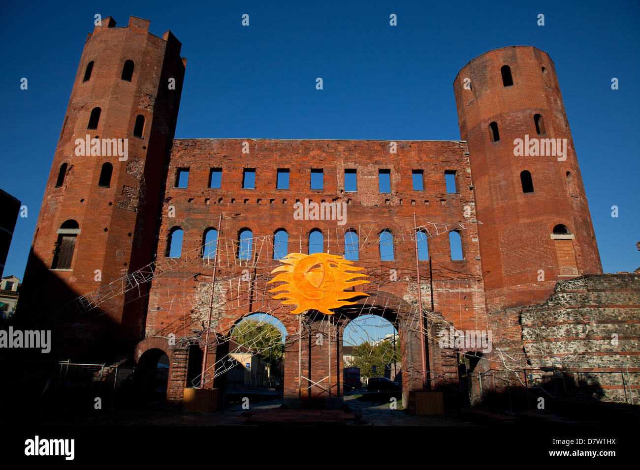 La Porta Palatina, Nord di Julia Augusta Taurinorum, la civitas romana ora noto come Torino. Torino Piemonte, Italia Foto Stock
