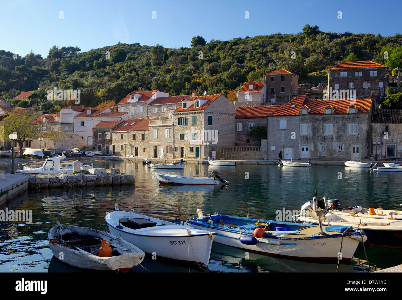 Porto di Sudjuradj, isola di Sipan vicino Dubrovnik, Croazia Foto Stock