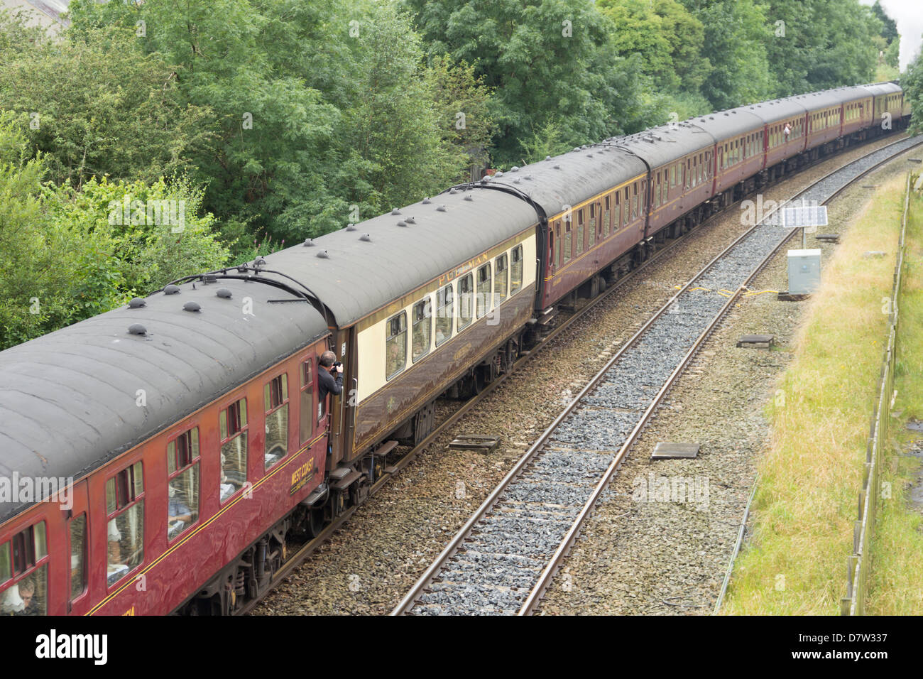 Pullman pullman " AMETISTA' fa parte del 'Fellsman', un estate-settimanale di steam-issato sul treno il Settle a Carlisle railway. Foto Stock