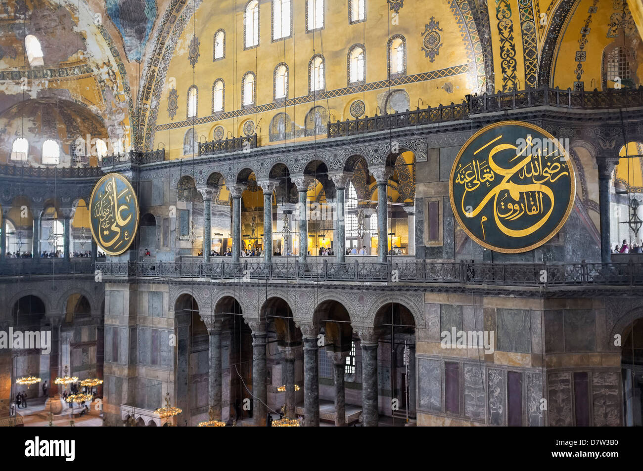 Interno di Hagia Sophia, Sito Patrimonio Mondiale dell'UNESCO, Istanbul, Turchia Foto Stock