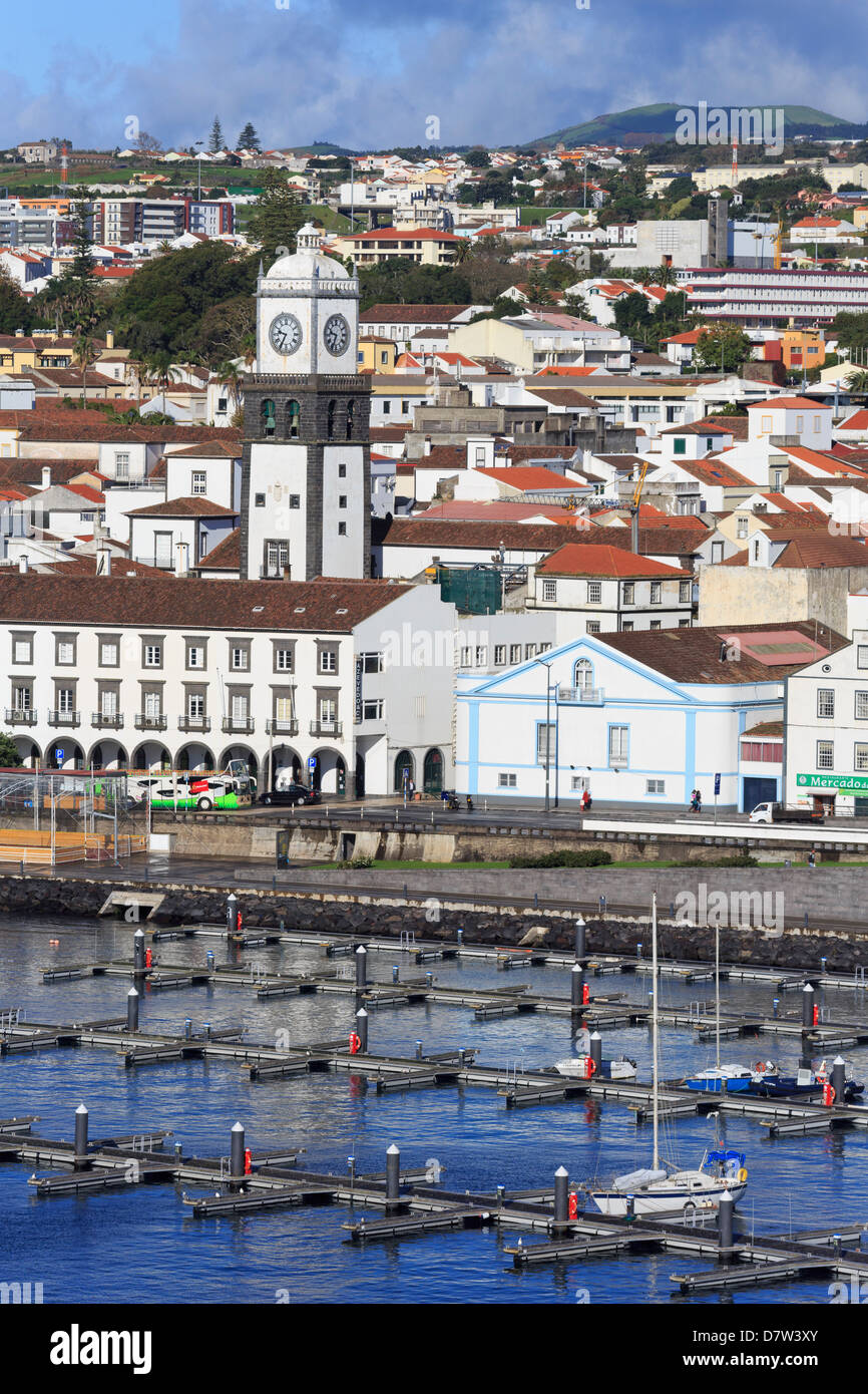 Chiesa principale di clock tower, Ponta Delgada City, isola Sao Miguel, Azzorre, Portogallo, Atlantico Foto Stock