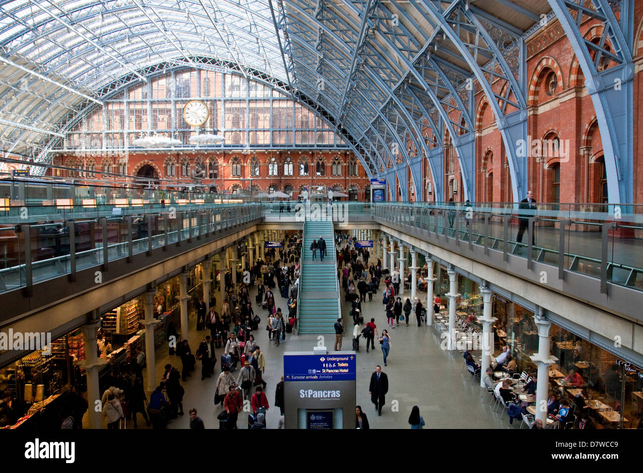 Stazione ferroviaria internazionale di St Pancras stazione ferroviaria di Londra, Inghilterra Foto Stock
