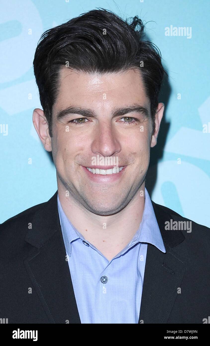 New York, Stati Uniti d'America. 13 maggio 2013. Max Greenfield presso gli arrivi per rete di FOX Upfronts Presentazione 2013 - Parte 2, Wollman Rink Central Park, New York, NY Maggio 13, 2013. Foto di: Kristin Callahan/Everett raccolta/Alamy Live News Foto Stock