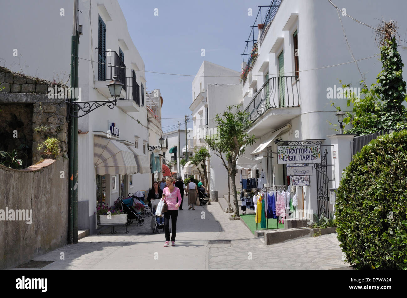Strada di Anacapri, sull'isola di Capri. Foto Stock