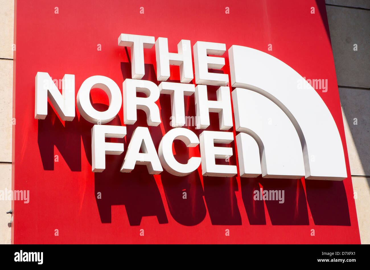 WASHINGTON, DC, Stati Uniti d'America - Nord faccia segno dello store e il logo in Georgetown Foto Stock