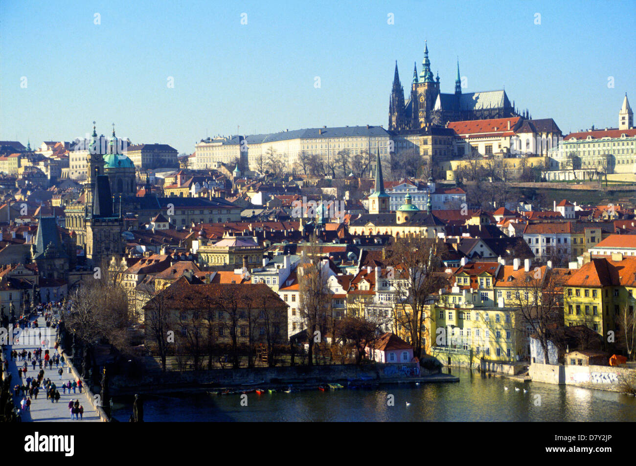 Charles ponte che attraversa il fiume Vltava vista del castello, Praque, Repubblica Ceca Foto Stock