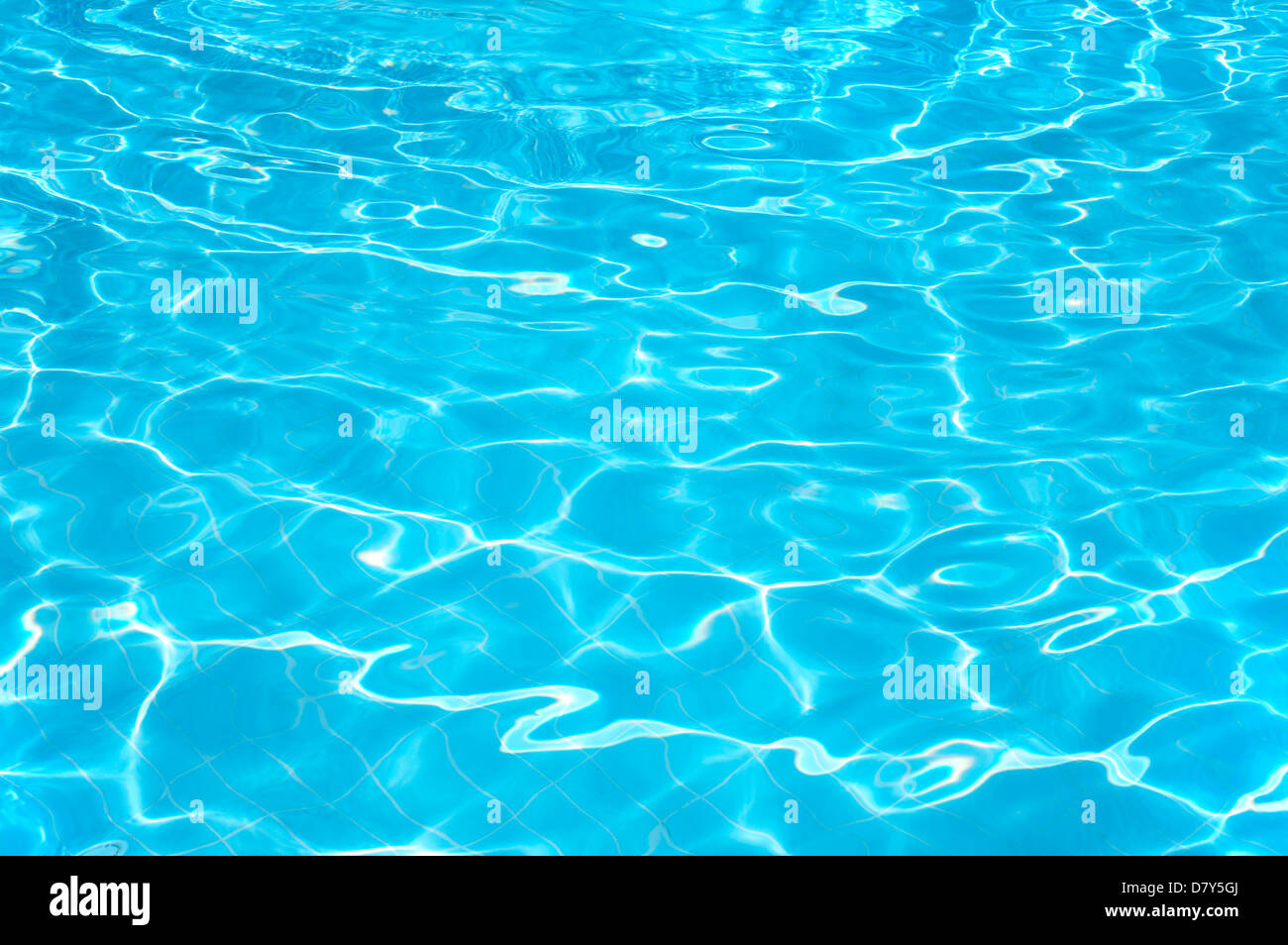 L'acqua chiara in piscina Foto Stock