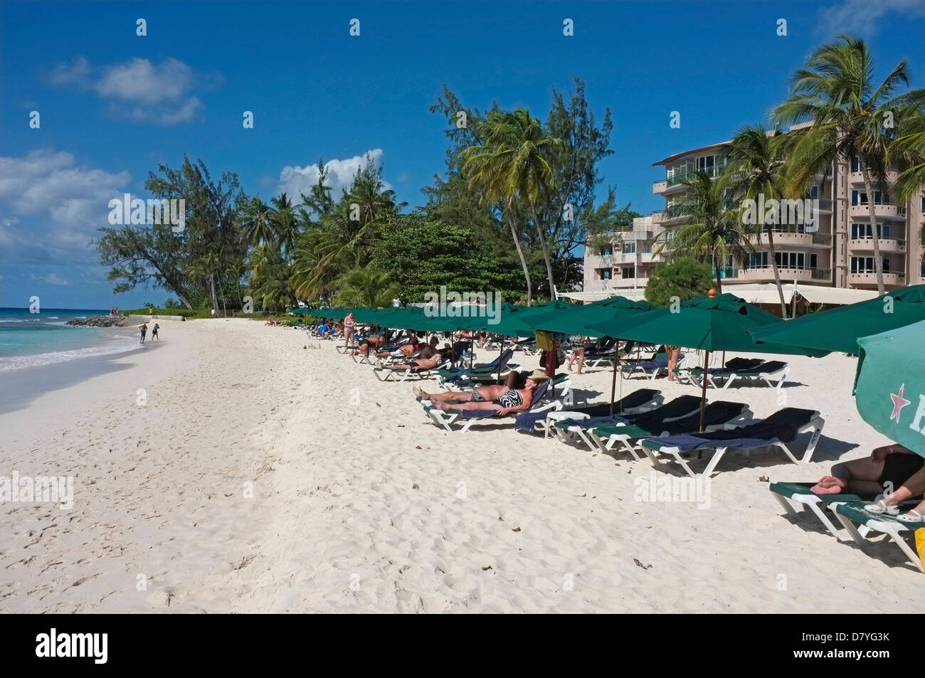 Spiaggia sulla costa sud di Barbados, dei Caraibi Foto Stock