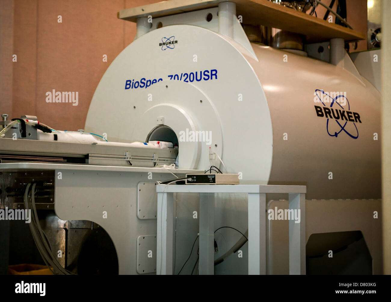 Una risonanza magnetica la macchina in un centro medico. Foto Stock