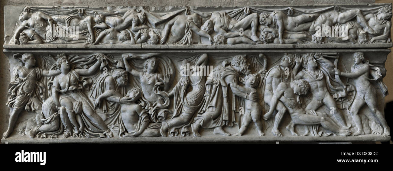 Sarcofago romano. Circa 160 annuncio. Apollo e Artemis kill Niobe di 14 bambini. La vendetta di Leto. Glyptothek. Monaco di Baviera. Germania. Foto Stock