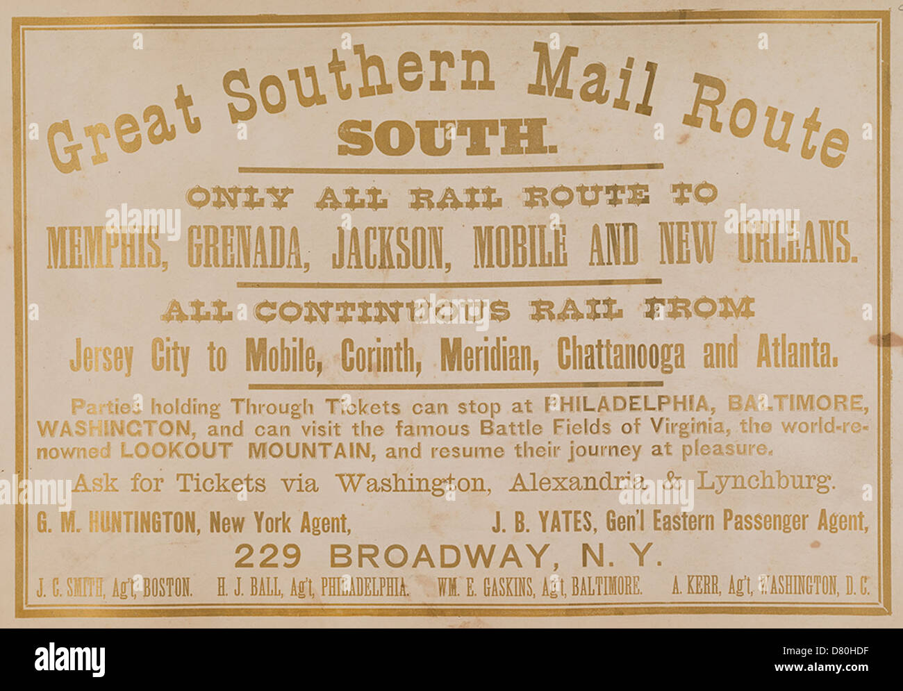 La Great Southern mail Route, raffigurata in pubblicità dei primi anni del XX secolo, illustra l'importanza del sistema di posta nell'ovest degli Stati Uniti. Queste illustrazioni con inchiostro dorato catturano il significato del percorso per collegare città come New York e la West Coast. Foto Stock