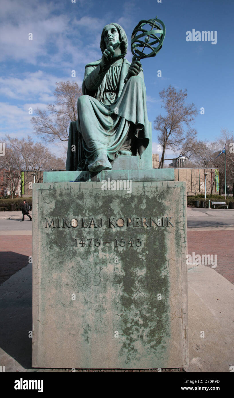 Statua di astronomo Mikolaj Kopernik all'ora smantellata planetarium si trova a Montreal, in Quebec. Foto Stock