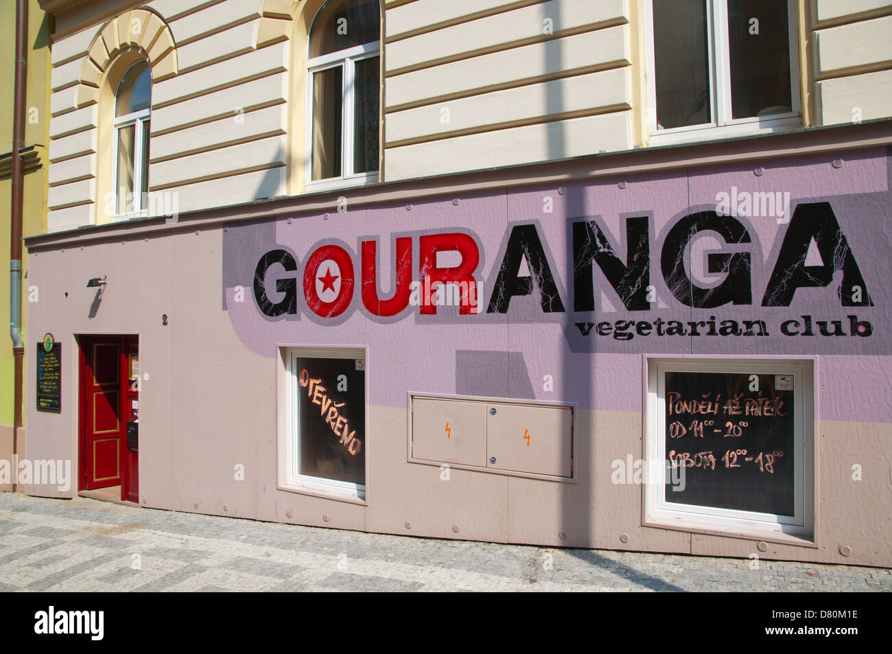 Gouranga ristorante indiano vegetariano Zizkov distirct città di Praga Repubblica Ceca Europa Foto Stock