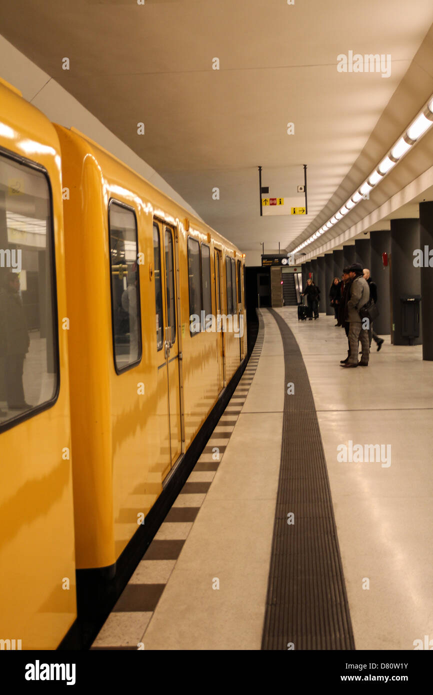 Metropolitana linea u55 della Berlino u-bahn, nella stazione Brandenburger Tor Foto Stock