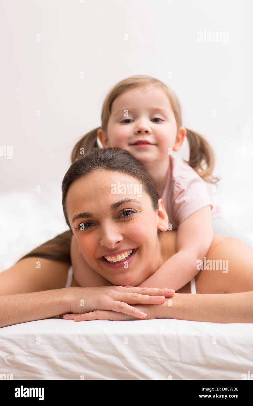 Ritratto di una famiglia a casa Foto Stock