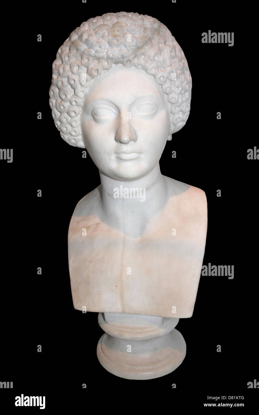 Busto ritratto di una dama romana che mostra di acconciatura elaborata inizio del II secolo D.C. Foto Stock