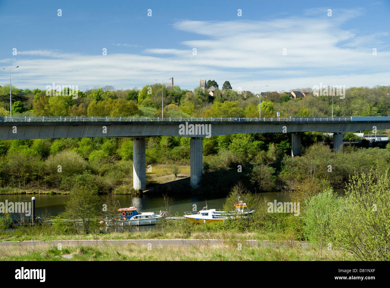 Grangetown link road e il fiume ely, grangetown, Cardiff, Galles, UK. Foto Stock