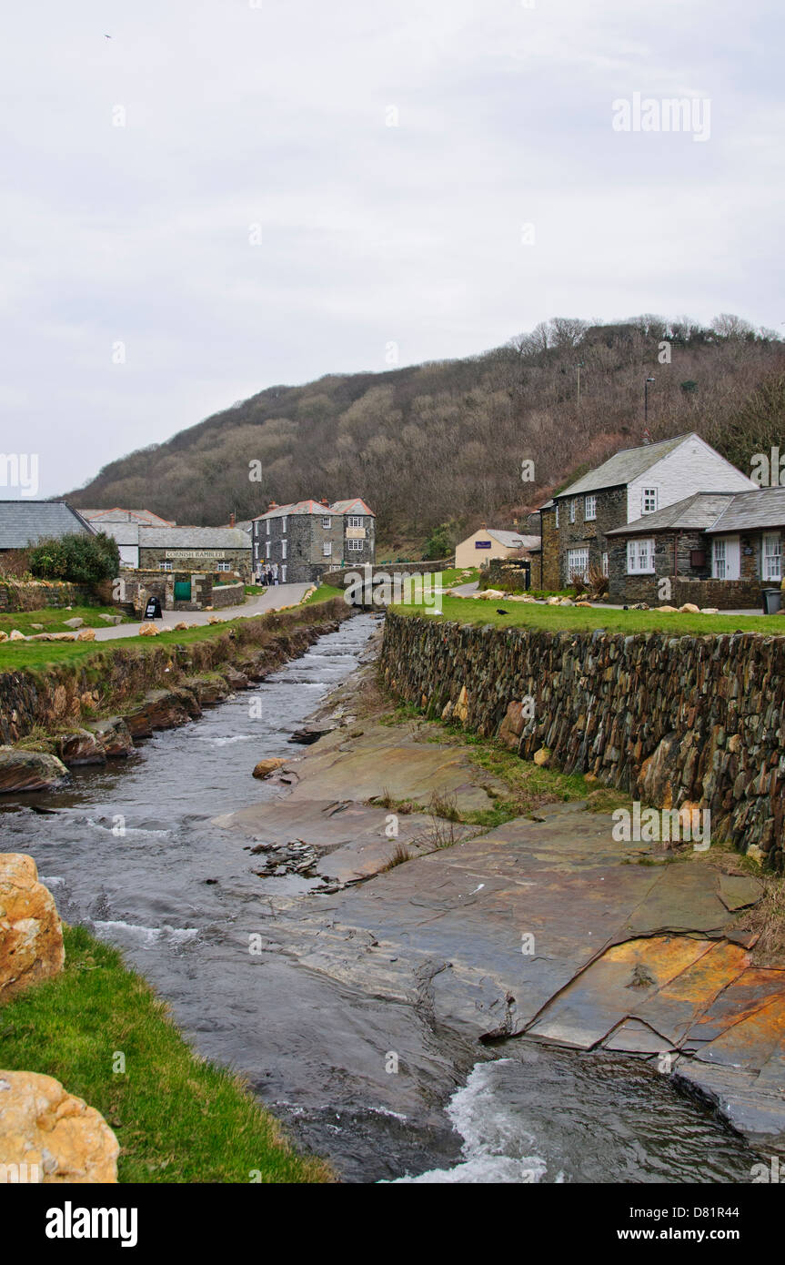 Boscastle,Cornwall,pittoresco porto protectyed,National Trust,popolare destinazione turistica,soggette a inondazioni in 2004 Foto Stock