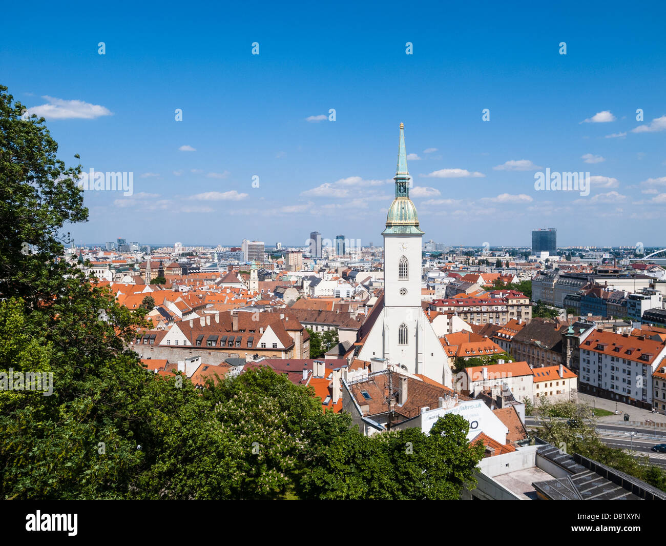 Bratislava scenario in un soleggiato giorno di maggio Foto Stock
