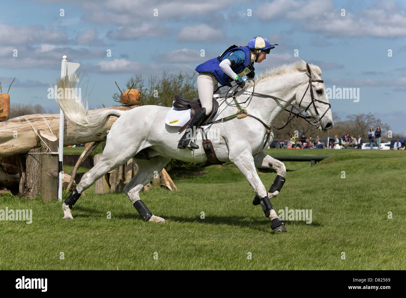 Louisa Milne Home su King Eider al 2013 Mitsubishi Motors badminton Horse Trials Foto Stock