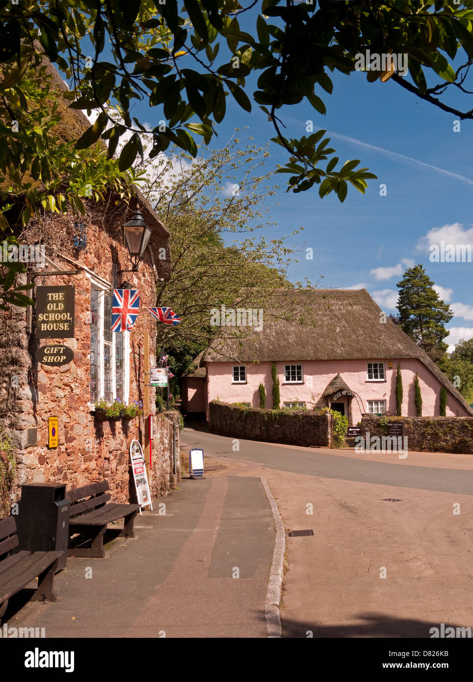 Il famoso villaggio di paglia di Cockington, vicino a Torbay, Devon, Inghilterra Foto Stock