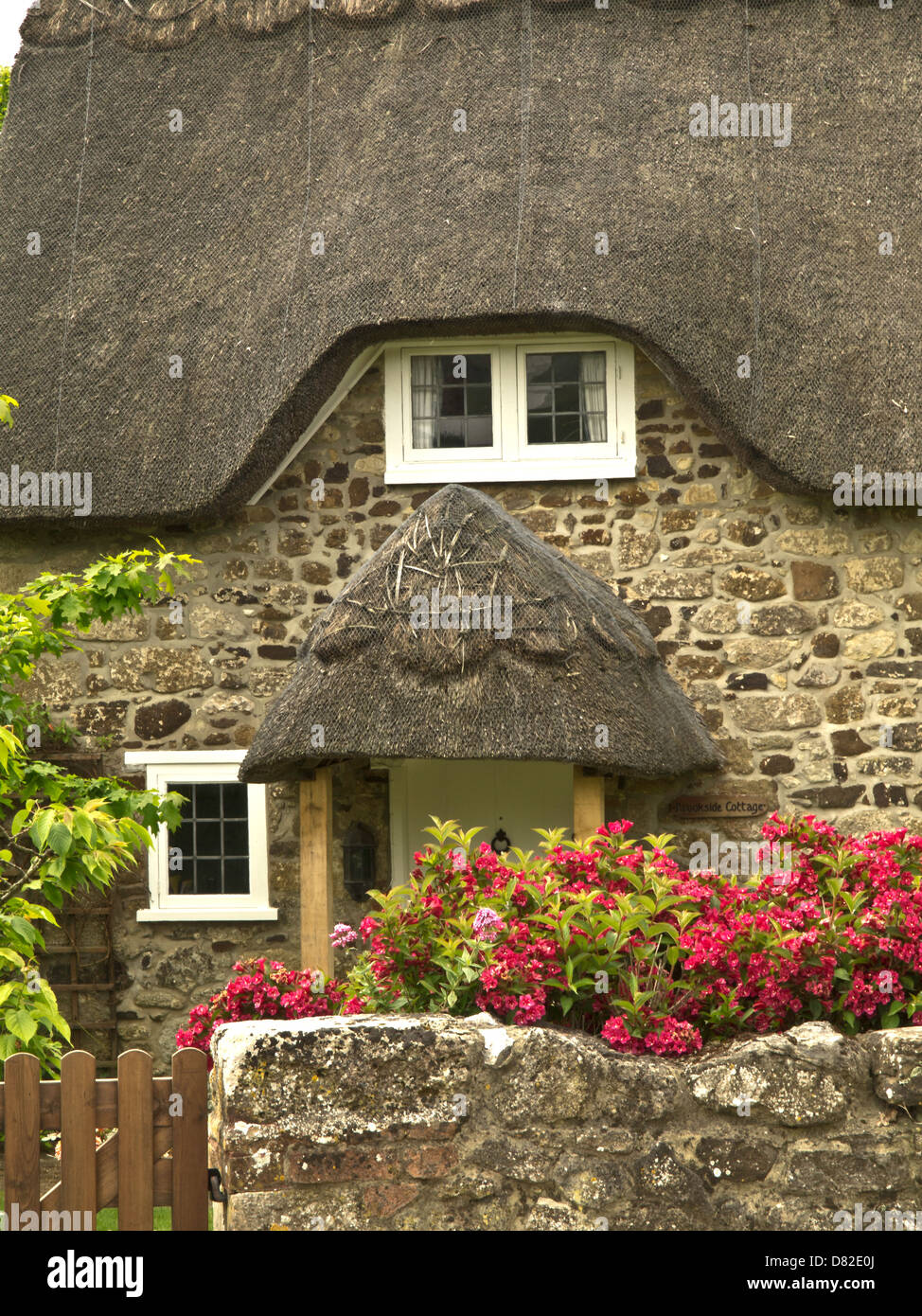 Cottage con il tetto di paglia, Brighstone village, Isle of Wight, Regno Unito Foto Stock
