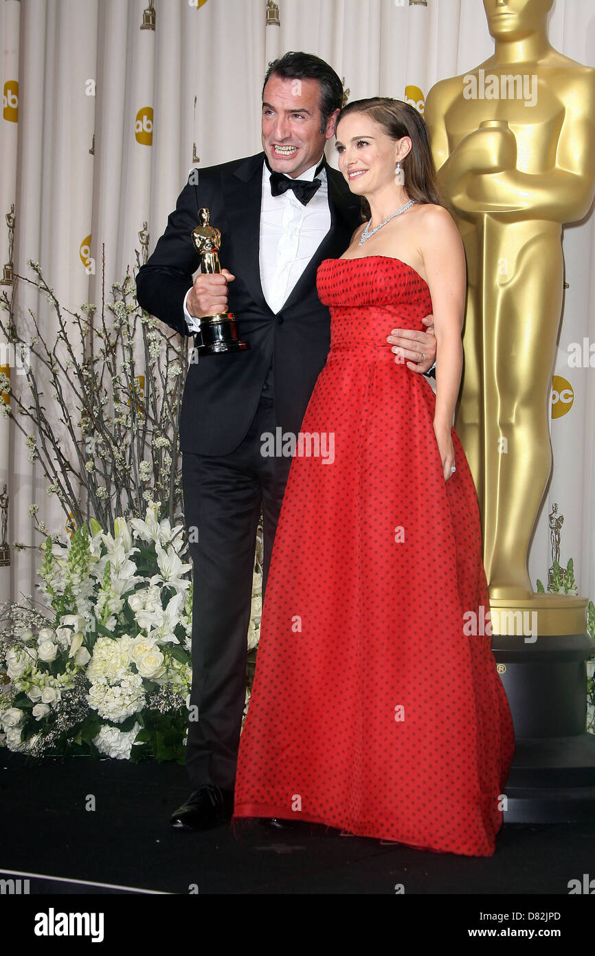 Jean Dujardin e Natalie Portman 84ma annuale di Academy Awards (Oscar) tenutosi presso il Teatro Kodak - Sala stampa - Los Angeles, Foto Stock