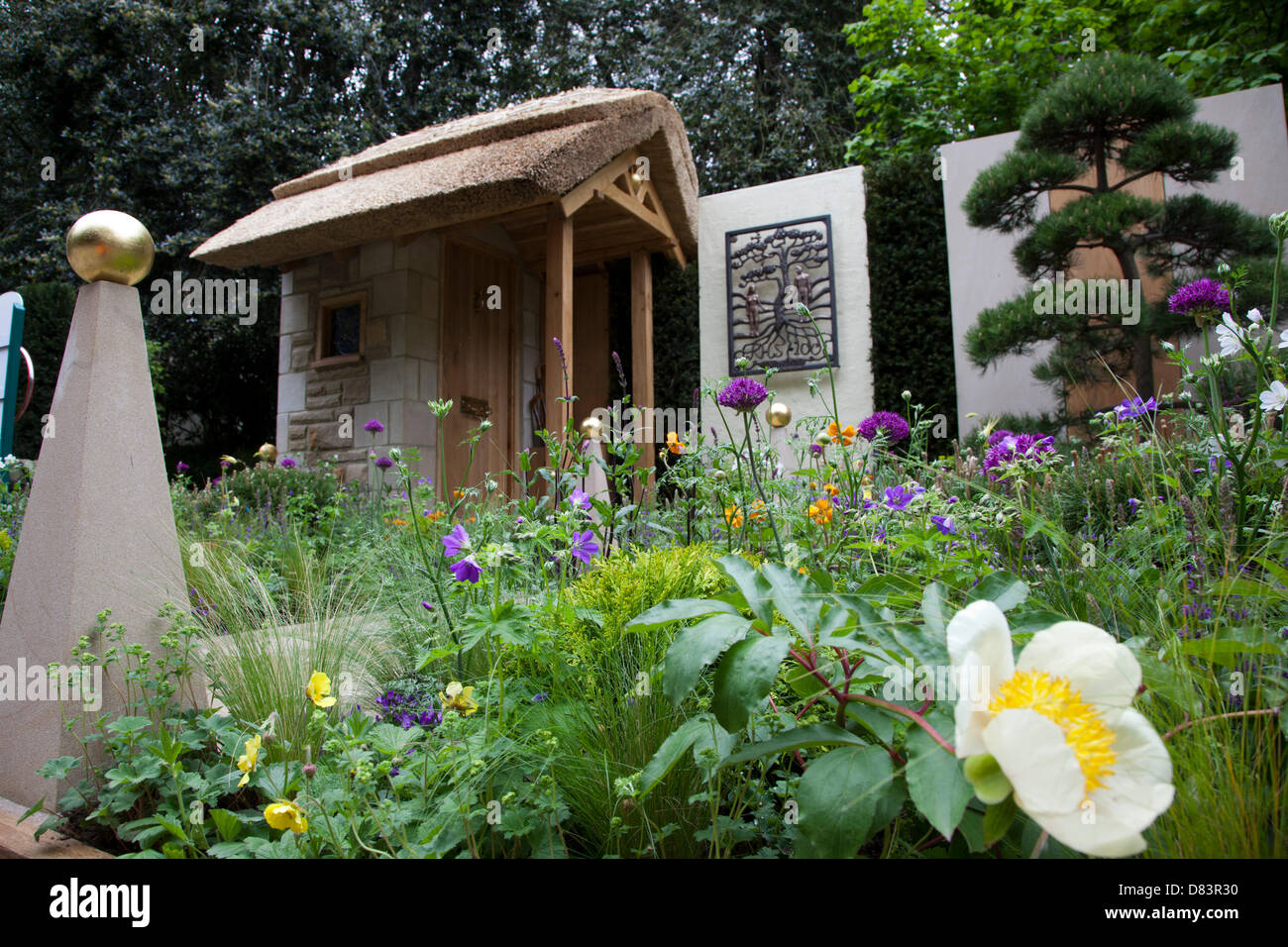 Londra, Regno Unito. Il 18 maggio 2013. La semina e il lavoro di costruzione continua per il Chelsea Flower Show 2013 prima della sua apertura la prossima settimana. Foto: Nick Savage/Alamy Live News Foto Stock