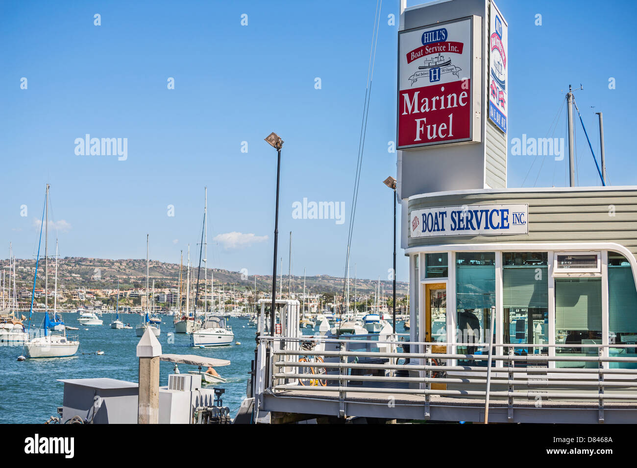 Marine Stazione di rifornimento di carburante in Newport Beach. Foto Stock