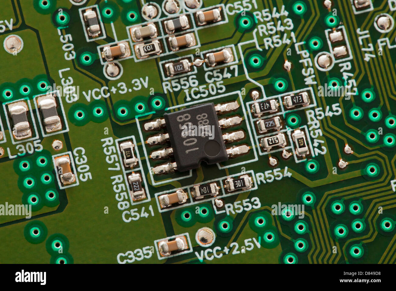 Chip di circuito integrato su una scheda di circuito Foto Stock