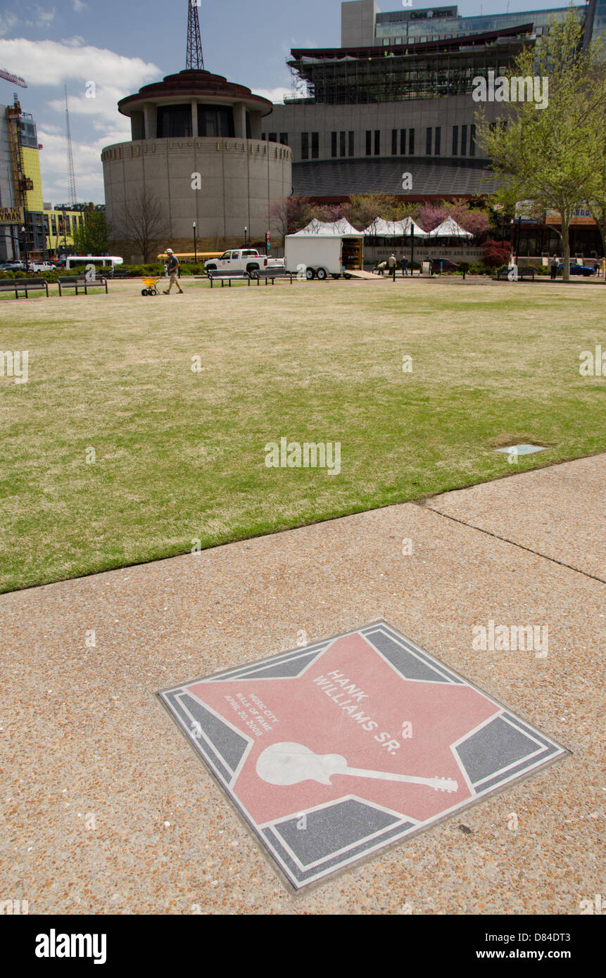 Tennessee, Nashville. Music City Walk of Fame Park. Famosi di Musica Country & Western marciapiede 'stelle" Hank Williams star. Foto Stock