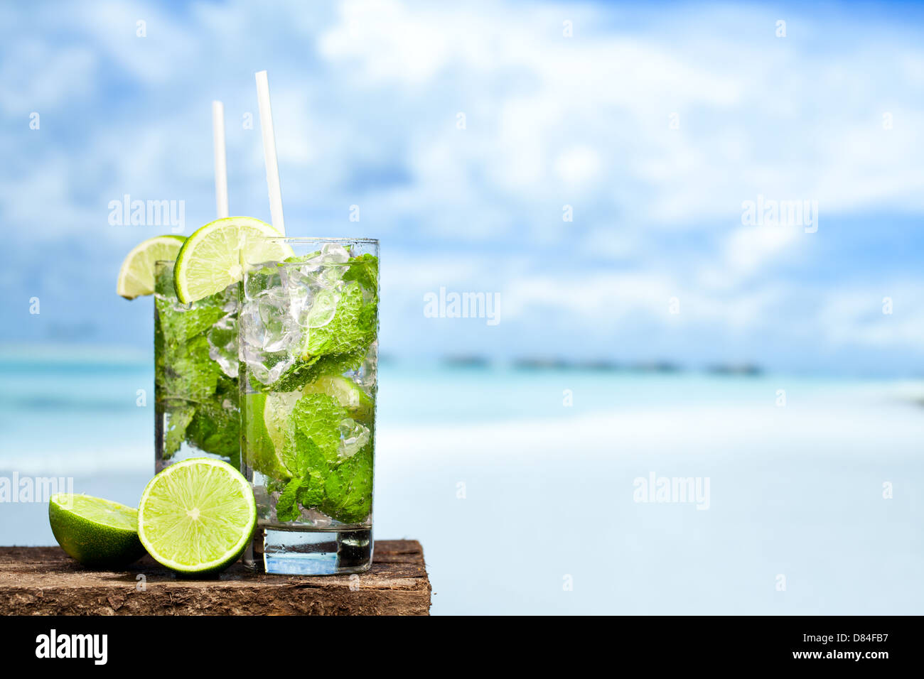 Cocktail mojito sulla spiaggia Foto Stock
