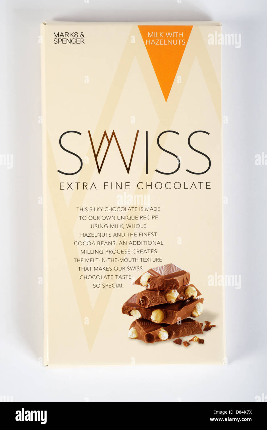 La Marks & Spencer extra sottili svizzero di cioccolato al latte con nocciole Foto Stock