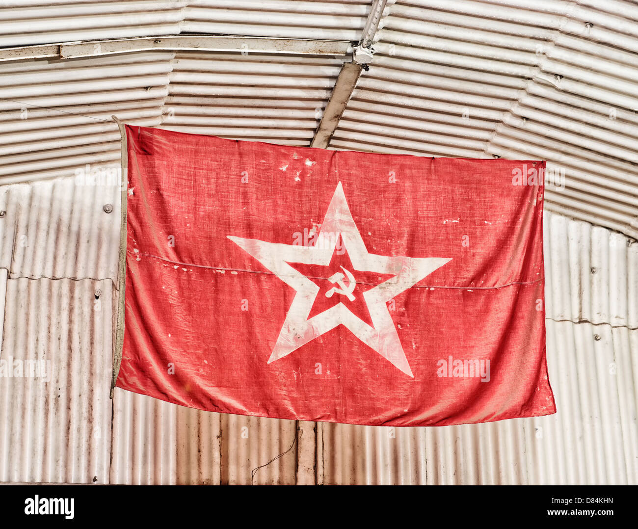 Bandiera stella rossa falce e martello . Foto Stock