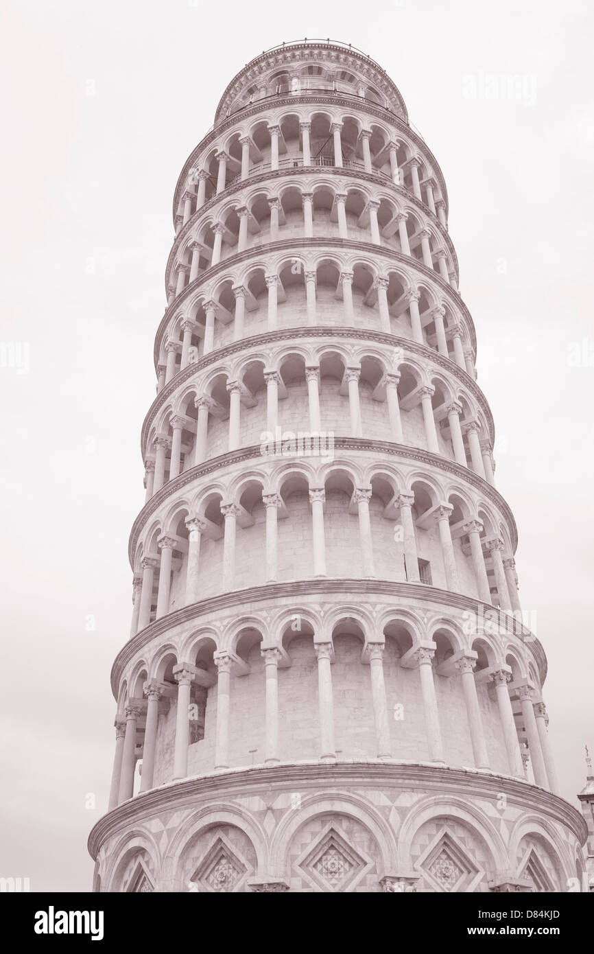 Torre pendente di Pisa, Italia in bianco e nero tonalità seppia Foto Stock