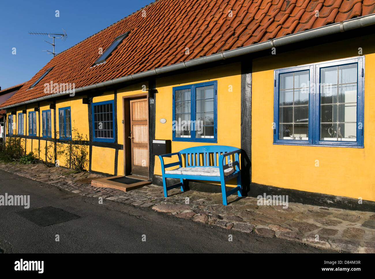Colorata tipica casa residenziale su Bornholm in Danimarca Foto Stock