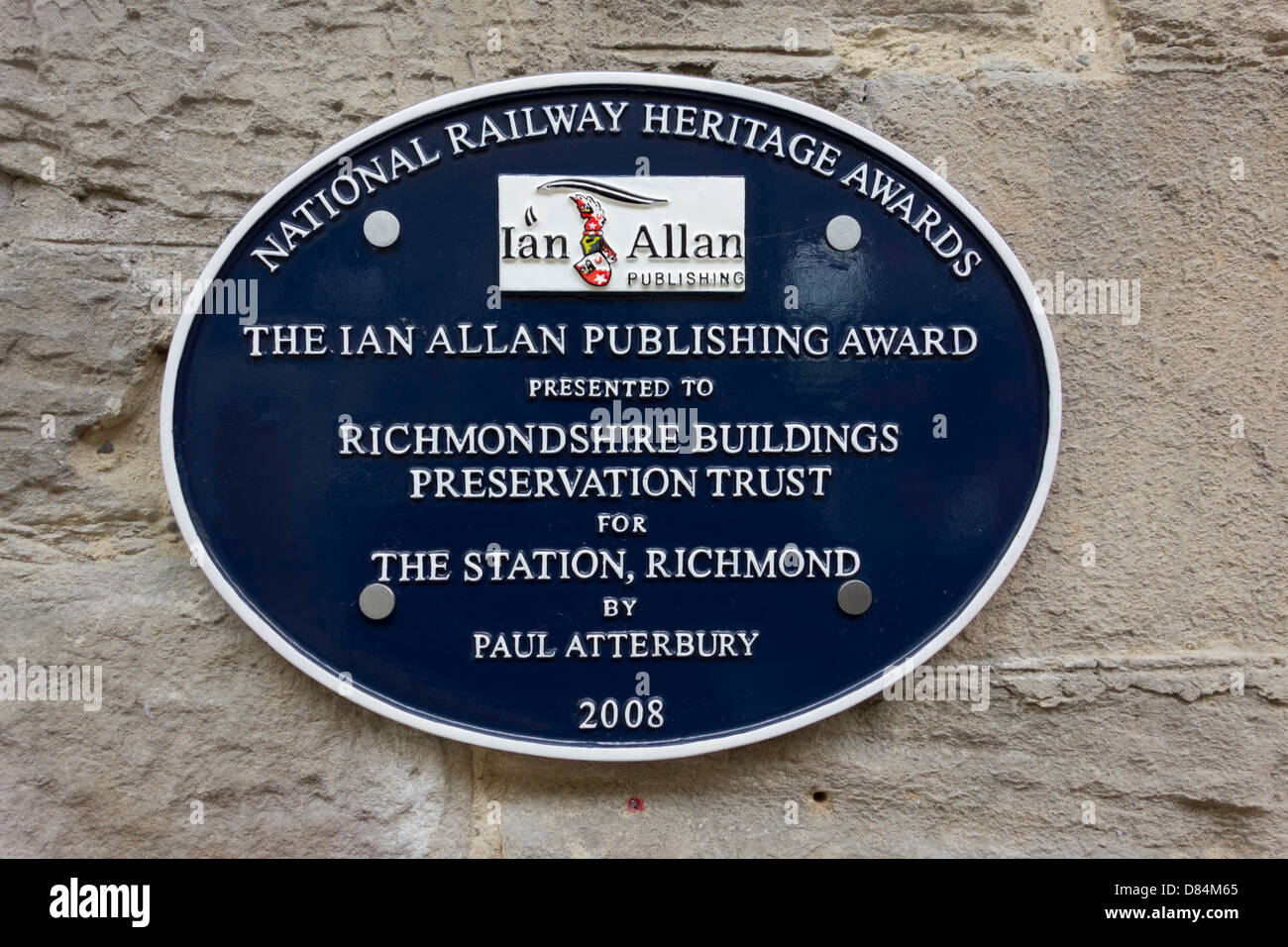 Una Ferrovia Nazionale Heritage Awards la placca alla stazione di Richmond ha presentato a edifici Richmondshire Preservation Trust Foto Stock