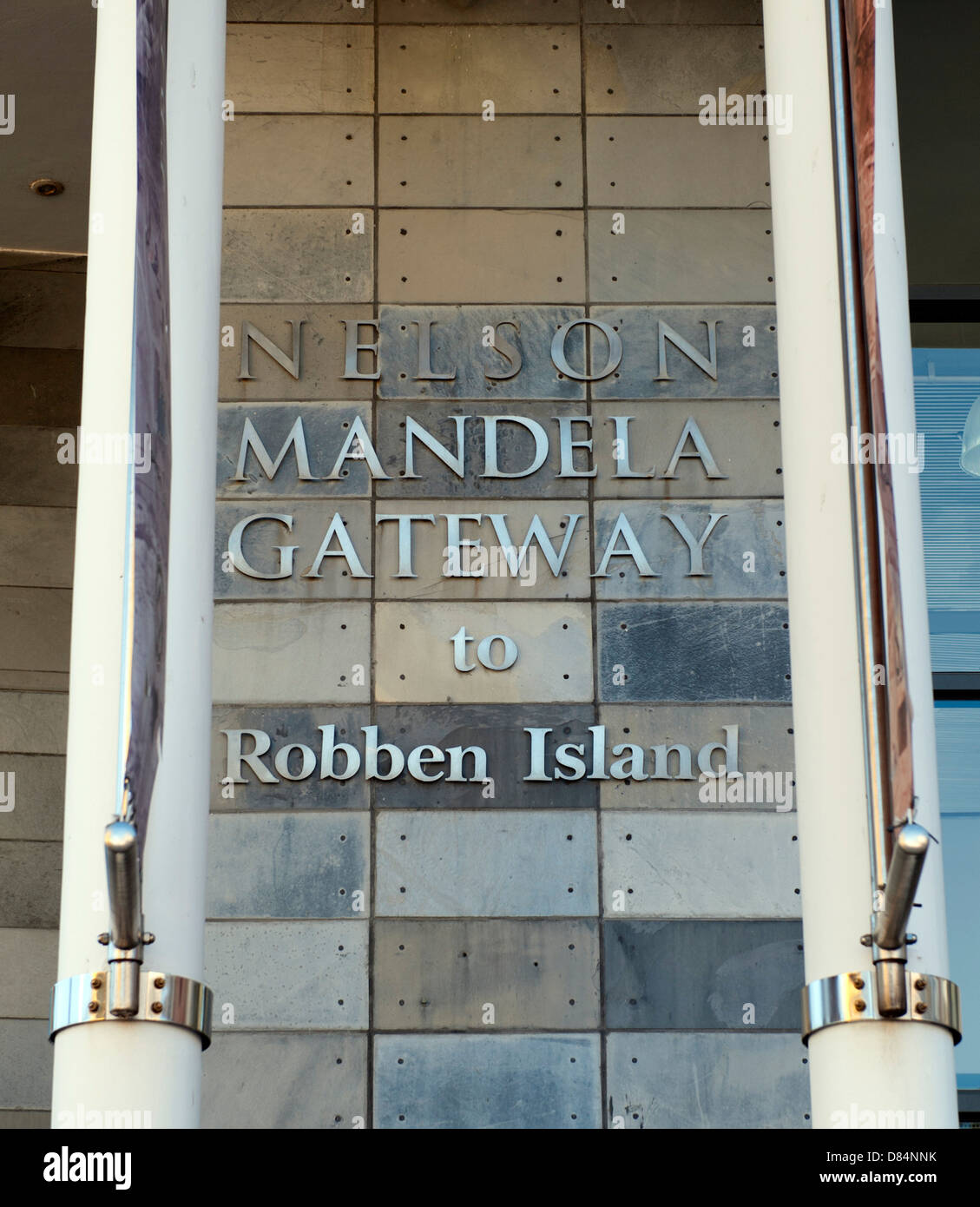 Nelson Mandela Gateway a V e A Waterfront di Città del Capo dove si può prendere il battello per visitare Robben Island Foto Stock